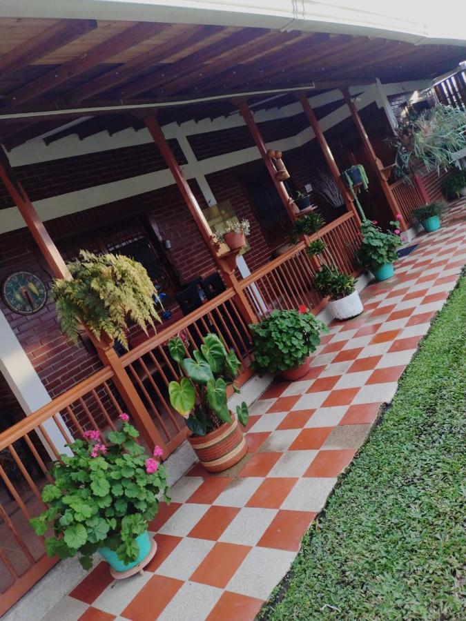 Finca Hotel La Melania Montenegro Bagian luar foto